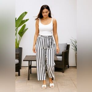 American Eagle Outfitters Grey and White Tie Front straight leg Pants size S